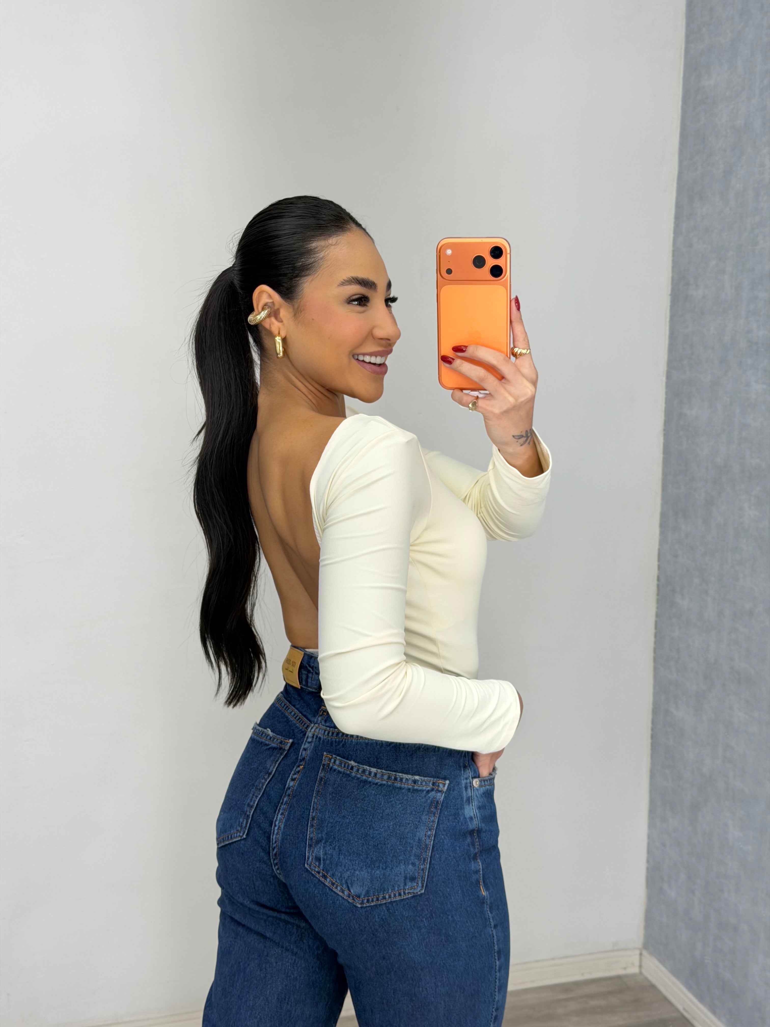 Calça mom escura