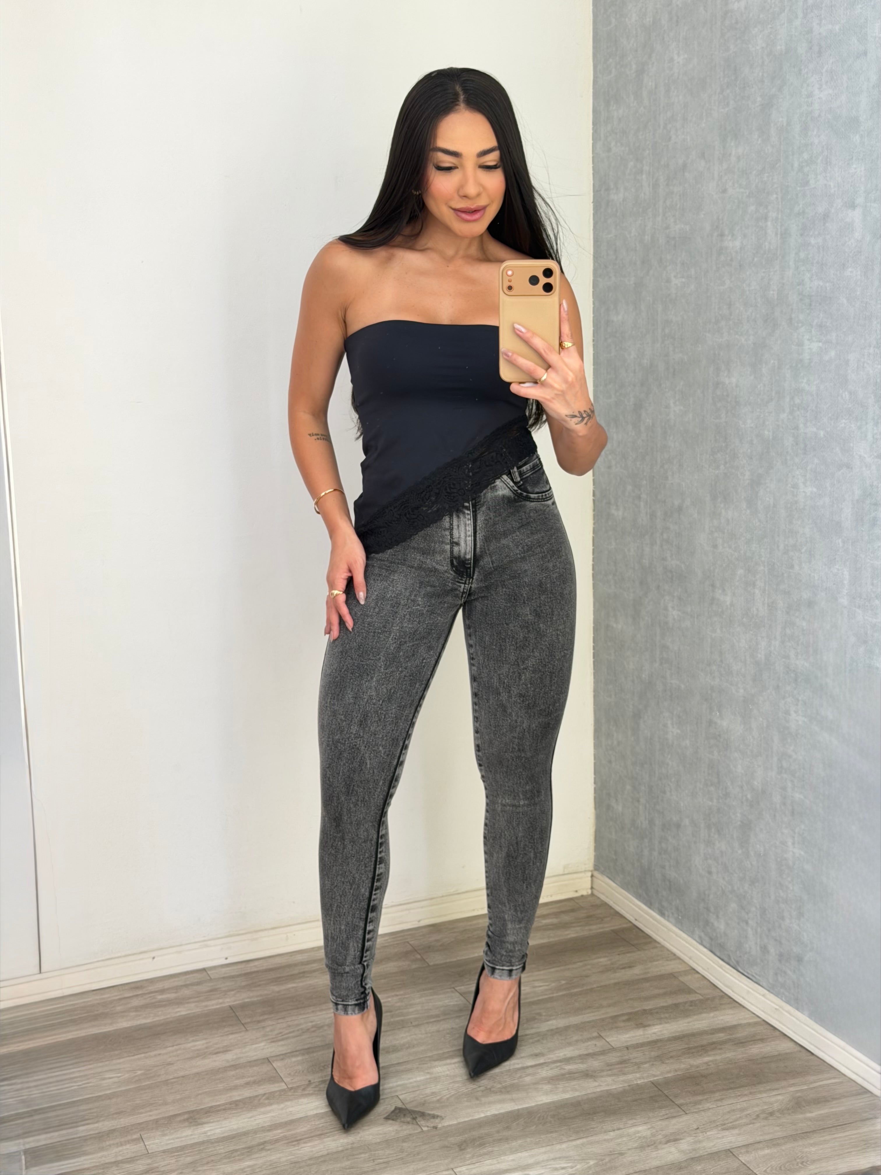 Calça skinny black estonada