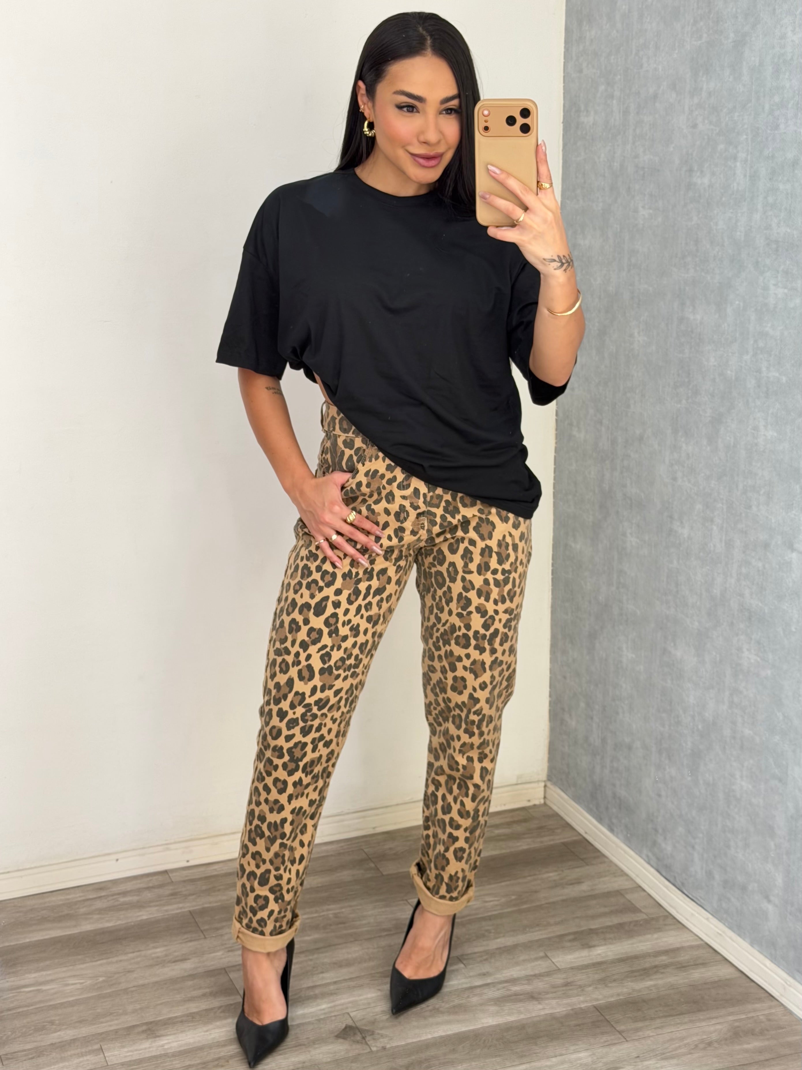 Calça mom animal print