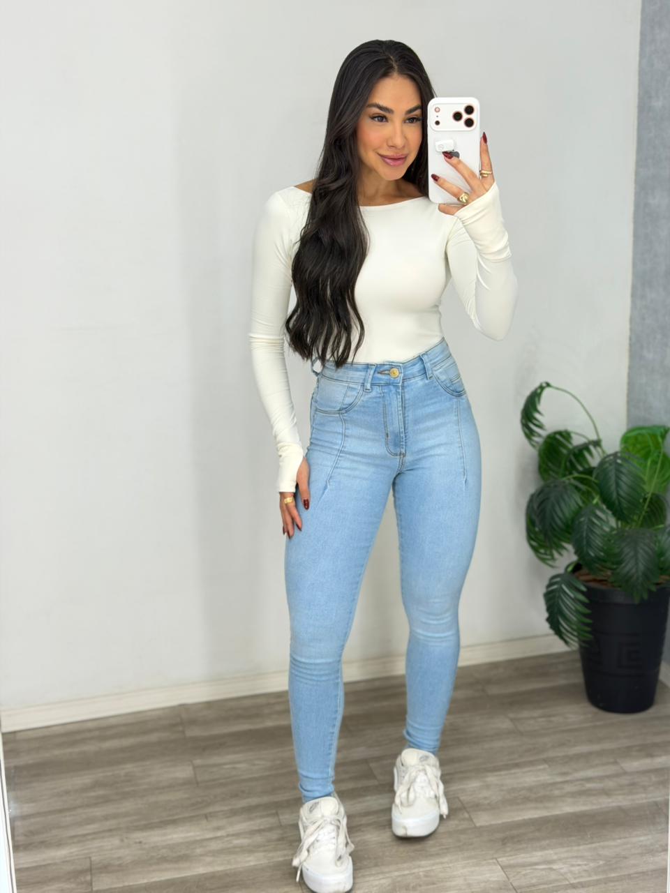 Calça skinny recortes